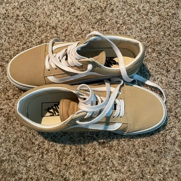 Tan old hot sale skool vans womens